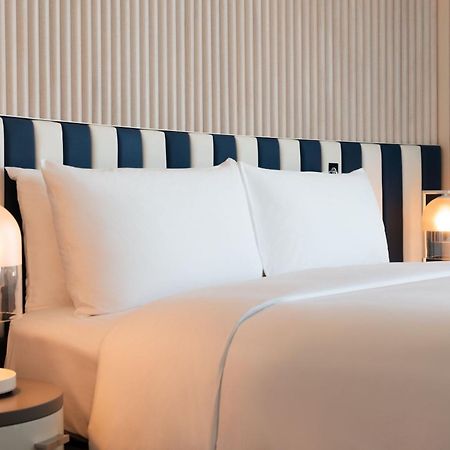 Hotel W Sídney Exterior foto A bed with a headboard