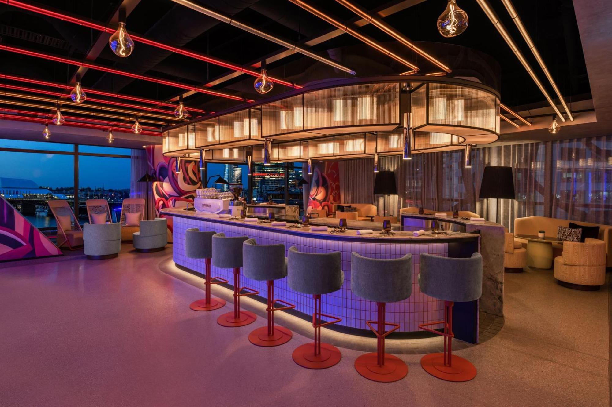 Hotel W Sídney Exterior foto The bar at the 101 Skybar