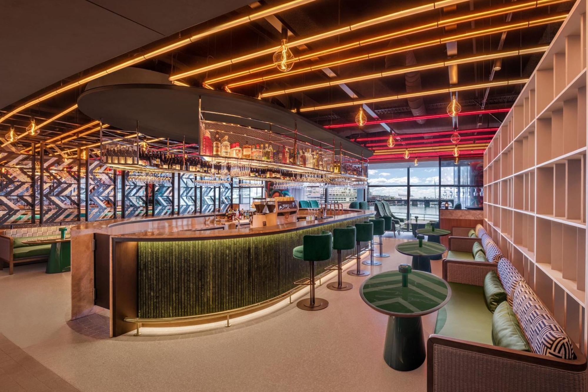 Hotel W Sídney Exterior foto The bar at the Virgin Atlantic Clubhouse at Heathrow Airport